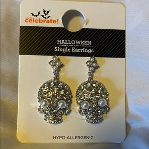 Silver‎ Skull Earrings with Pearls